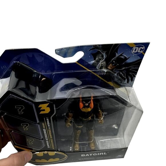 Spin Master Batgirl Action Figure DC Comics with Surprise Accessories - Picture 3 of 8